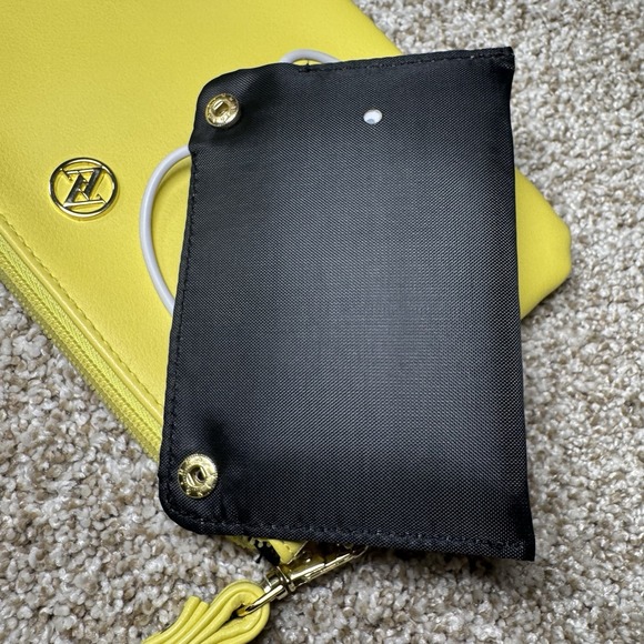 Adrienne Vittadni Bright Yellow Charging Wristlet Wallet Clutch - Picture 7 of 16